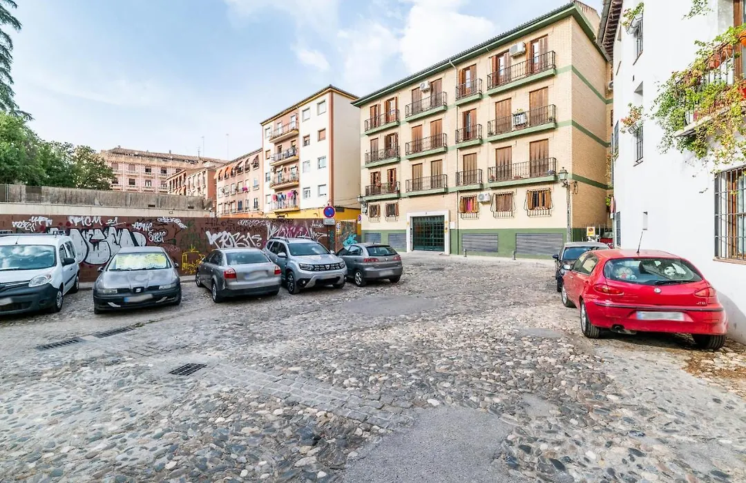 Precioso apartamento con parking en Granada-1